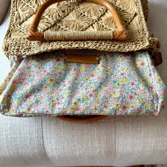 Fossil Vintage Straw Raffia Handbag Floral Lining Wood Handles - Picture 8 of 9